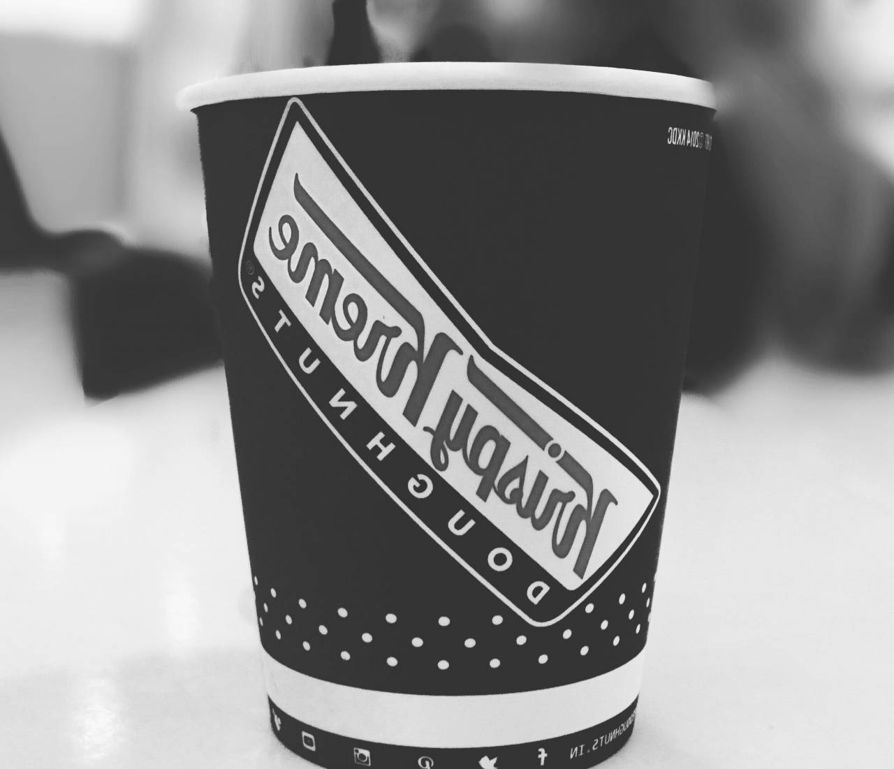 doughnut, restaurant, store, shop, coffee, drink, beverage, table, black and white, monochrome
, 