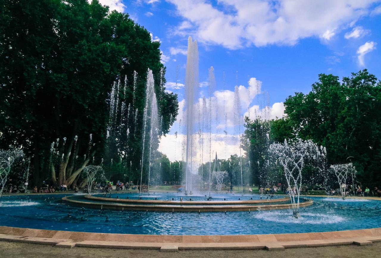 Isla Margarita, fuente, agua, árboles, cielo, nubes, Budapest, Hungría,