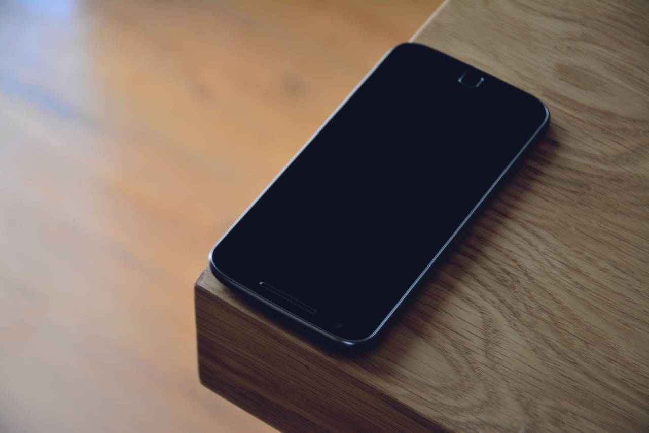 mobile, phone, cellphone, communication, call, text, wooden, table, gadget, technology, smartphone, android
, 