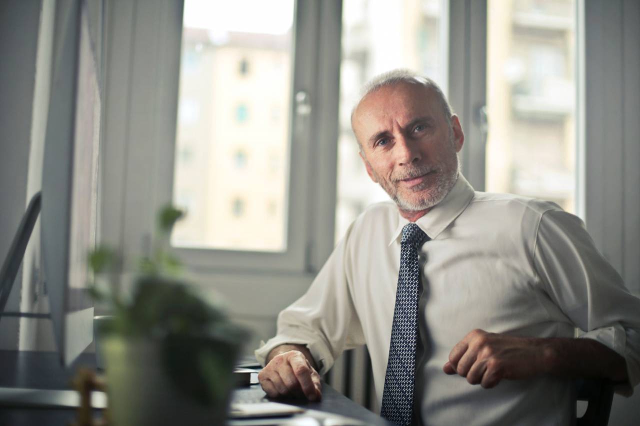 older, businessman, smiling, work, business, desk, office, people, man, male
, 