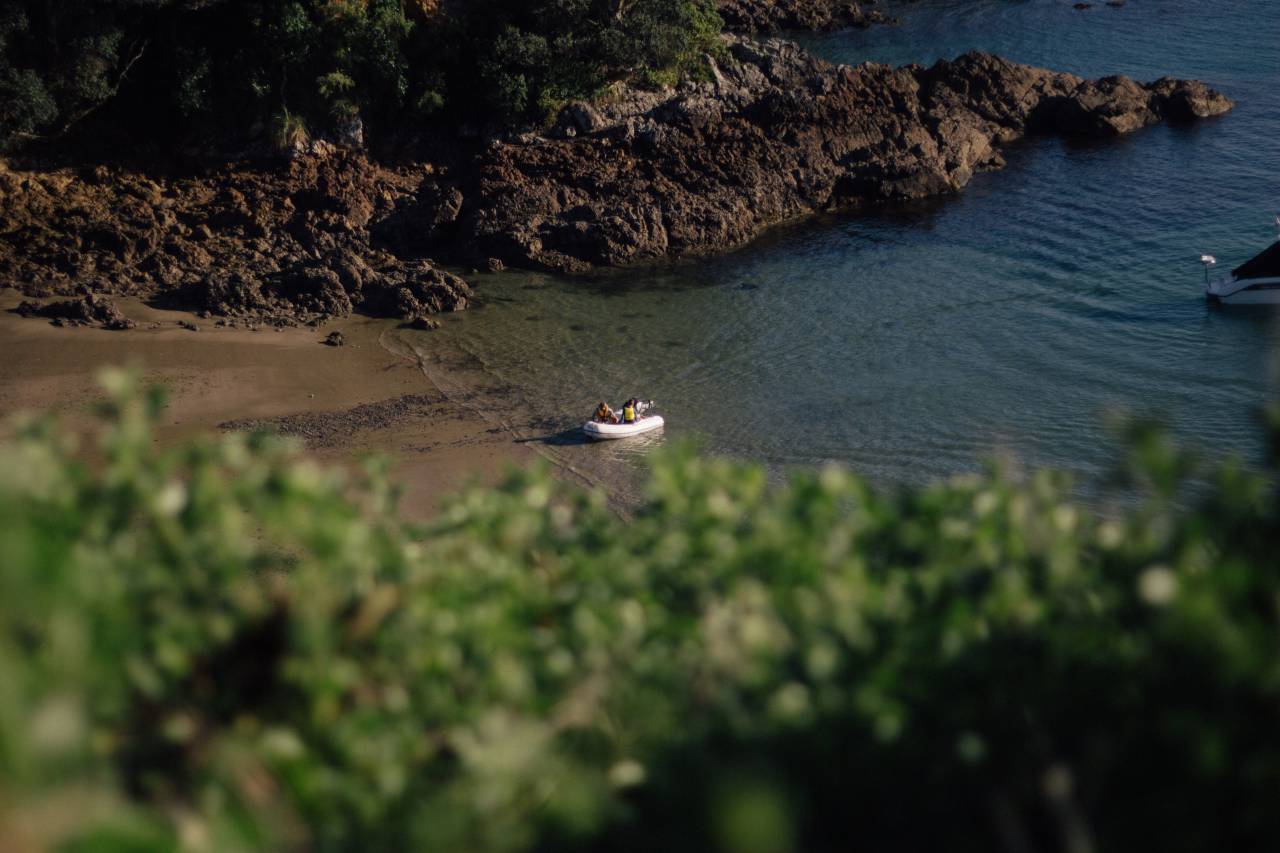 sea, ocean, water, waves, nature, beach, coast, shore, rocks, tree, blur, boat, sailing, people
, 