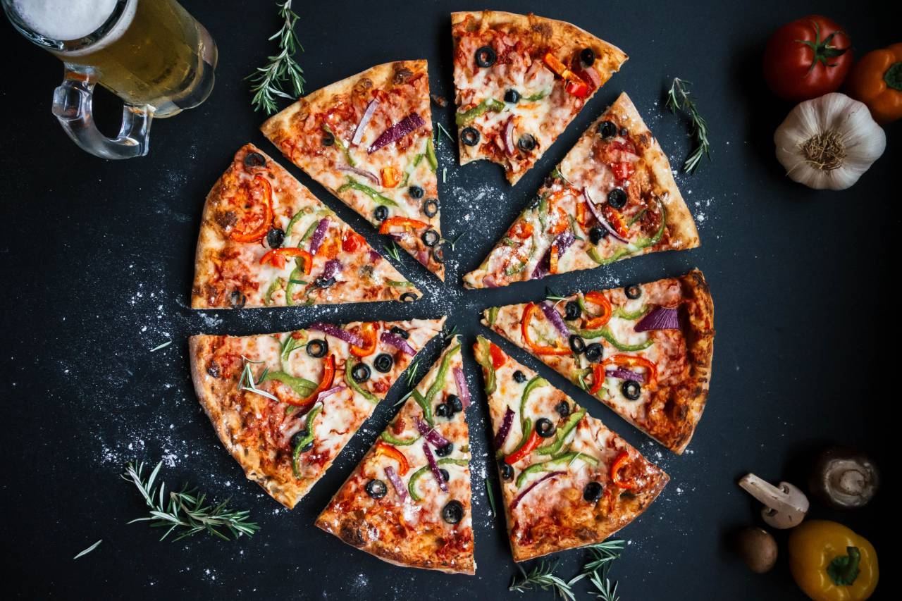 sliced, homemade, pizza, food, garlic, beer, tomatoe, onion, black, table, olives, bite
, 