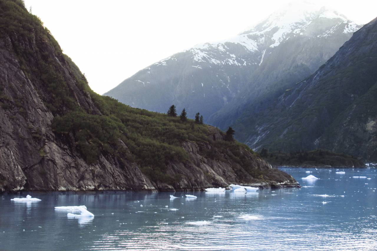 nieve, agua, montañas, barranco, naturaleza, aire libre, invierno, frío, cielo, río, hielo, flotante, montaña, árboles, rocoso, costa,