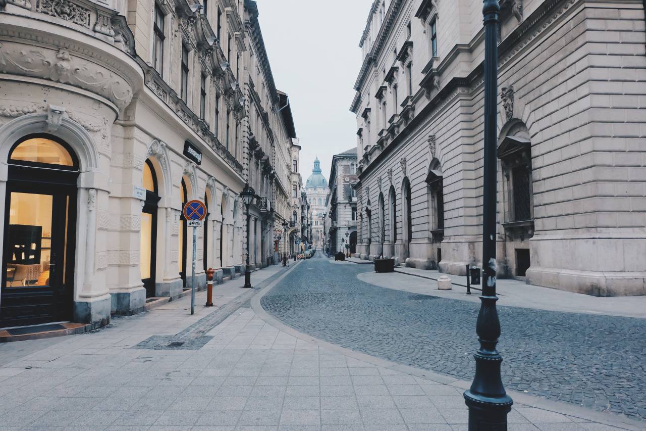 street, city, urban, facades, buildings, old, historic, lane, alley, road, cobblestones, architecture, construction, cityscape, church, cathedral, perspective, view, nobody, empty
, 