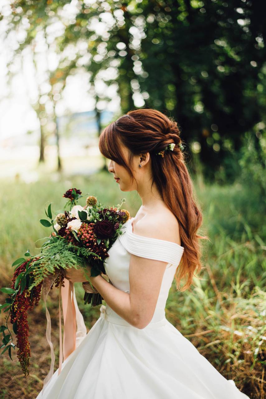 Blanco, largo, vestido, novia, boda, vestido, gente, niña, ramo, naturaleza, al aire libre, difuminar, bokeh,