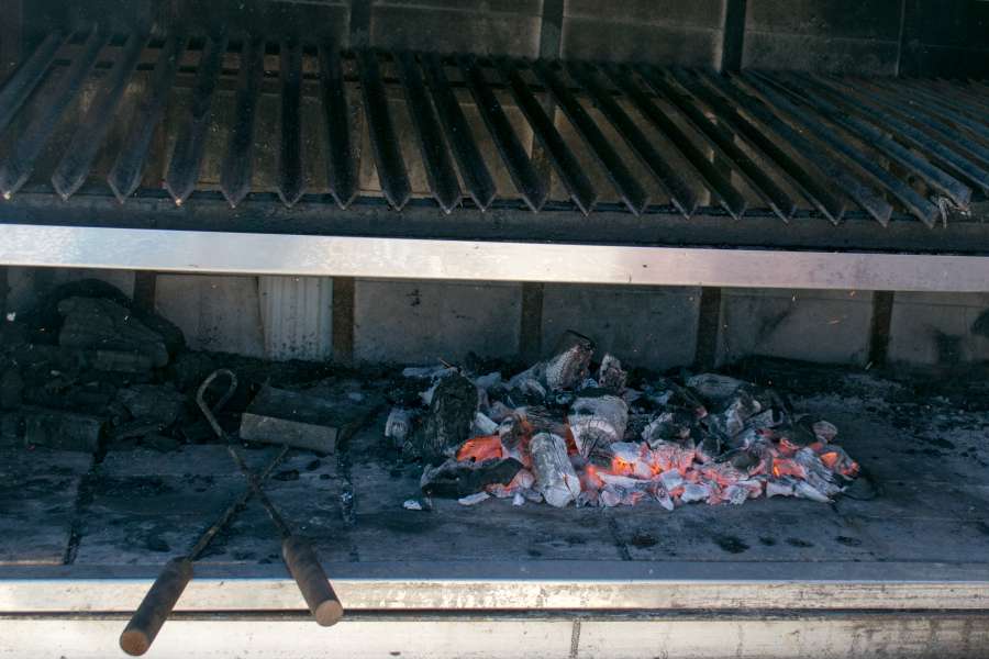 resumen, acciones, antecedentes, negro, resplandor, hoguera, brillante, ardiente, quemado, carbón, colores, conceptos, peligro, diseño, elemento, energía, fuego, llama, inflamable, marco, combustible, generación, brillante, calor, infierno, blanco, brillante, chispas, encendida, estufa, fenómeno, fumar, groãe, horizontales, imagen en color, infierno, ligero, luminosidad, modelo, naranja, naturales, naturaleza, noche, poder, rojo, temperatura, vibrante
