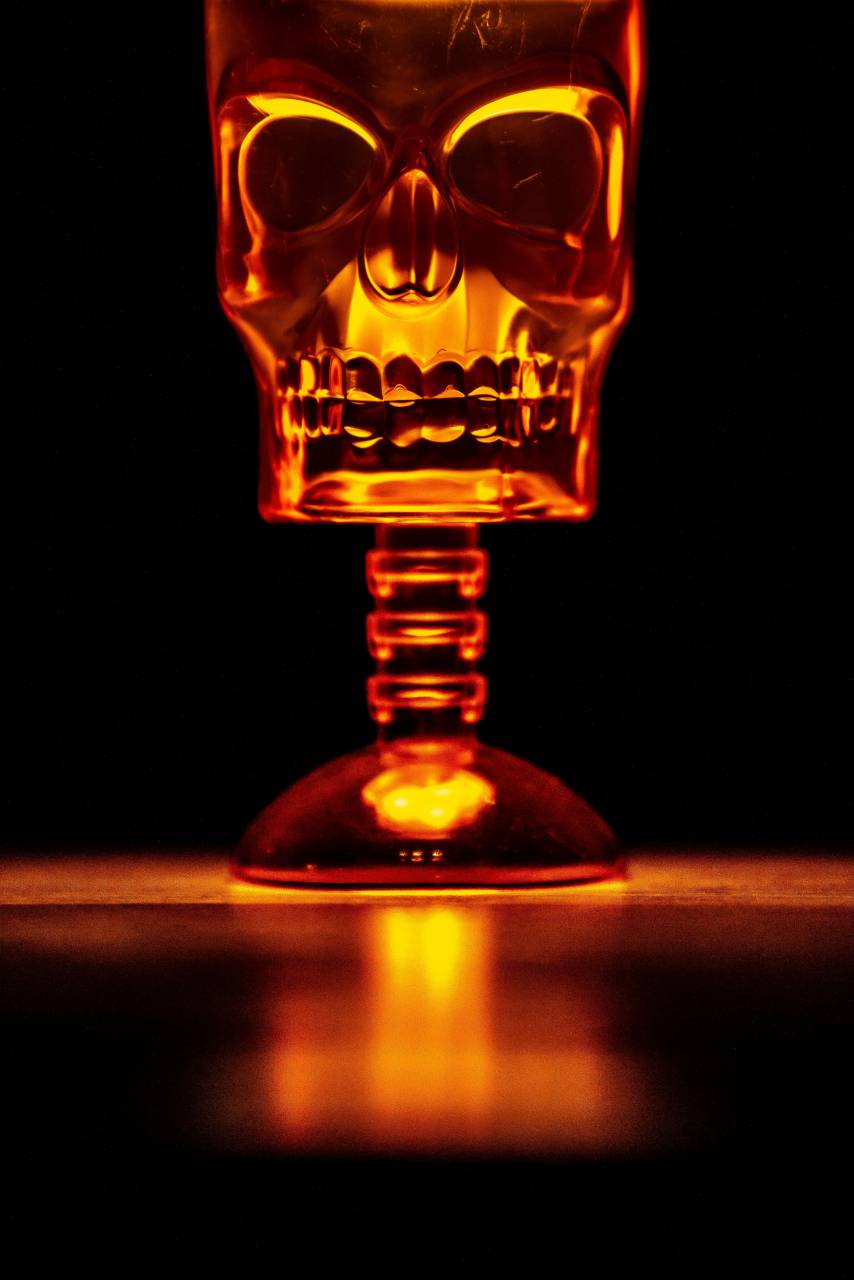 skull,black background,night,dark,halloween,single object,close-up,backgrounds, 