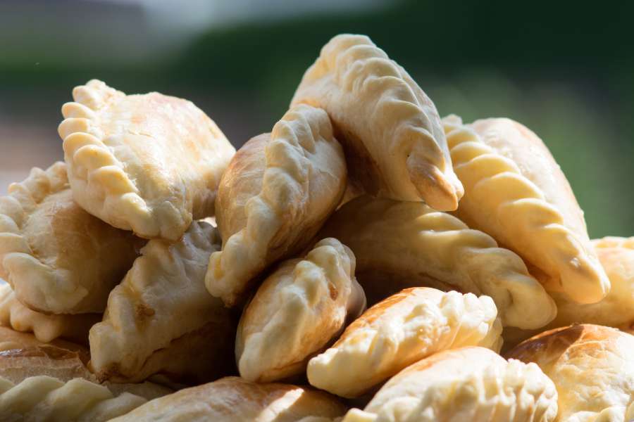 argentina, horneado, cena, empanadas, comida, pie, frito, hecho en casa, carne, mediterráneo, empanada, pimiento, tartas, bocadillo, español, mesa, tradicional, atún, vegetal, relleno, empanada,