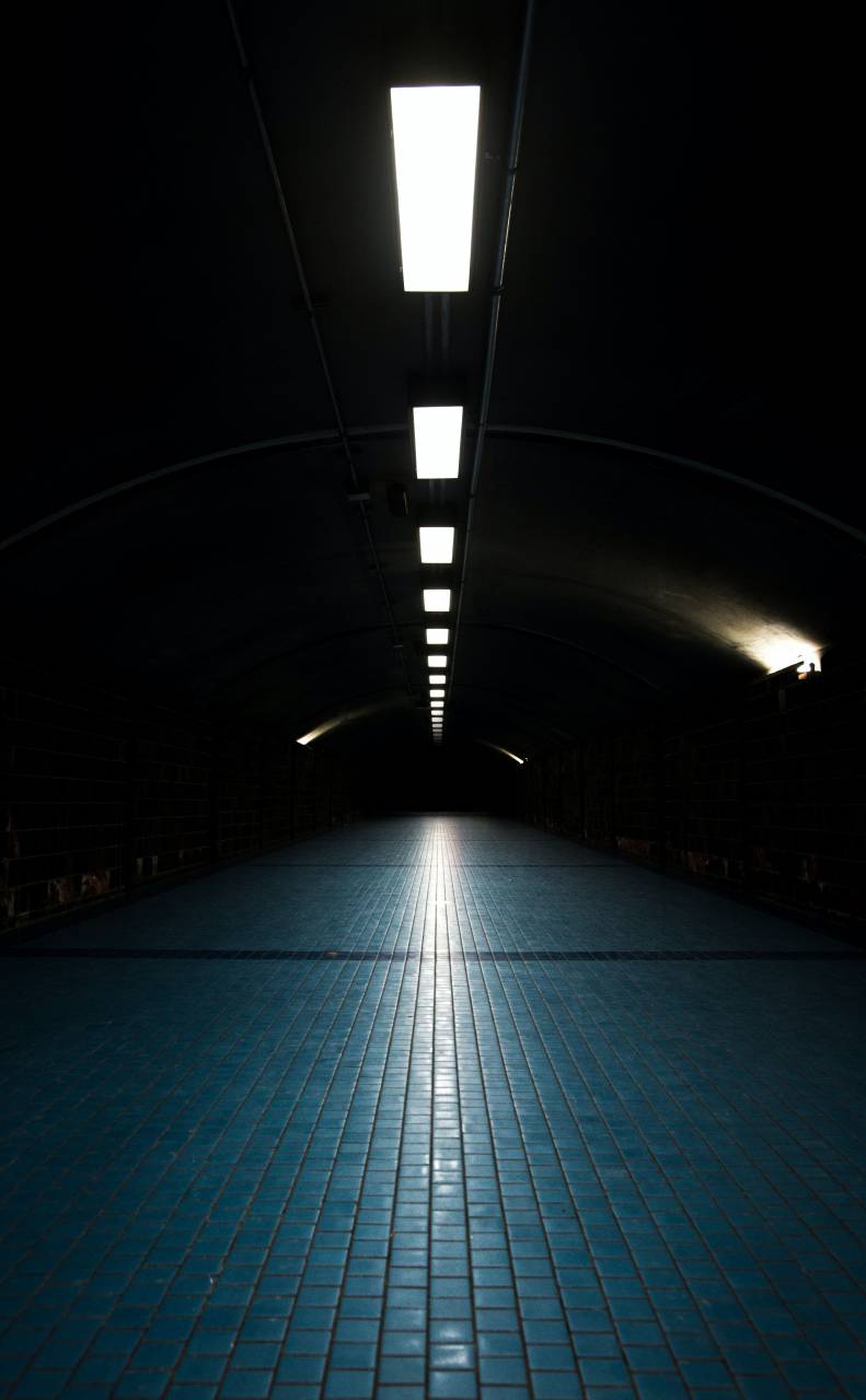 night, no people, illuminated, architecture, light, interior, dark, corridor, empty, bright, building, glow, nobody, darkness, pattern, urban, floor, spotlight, perspective, 