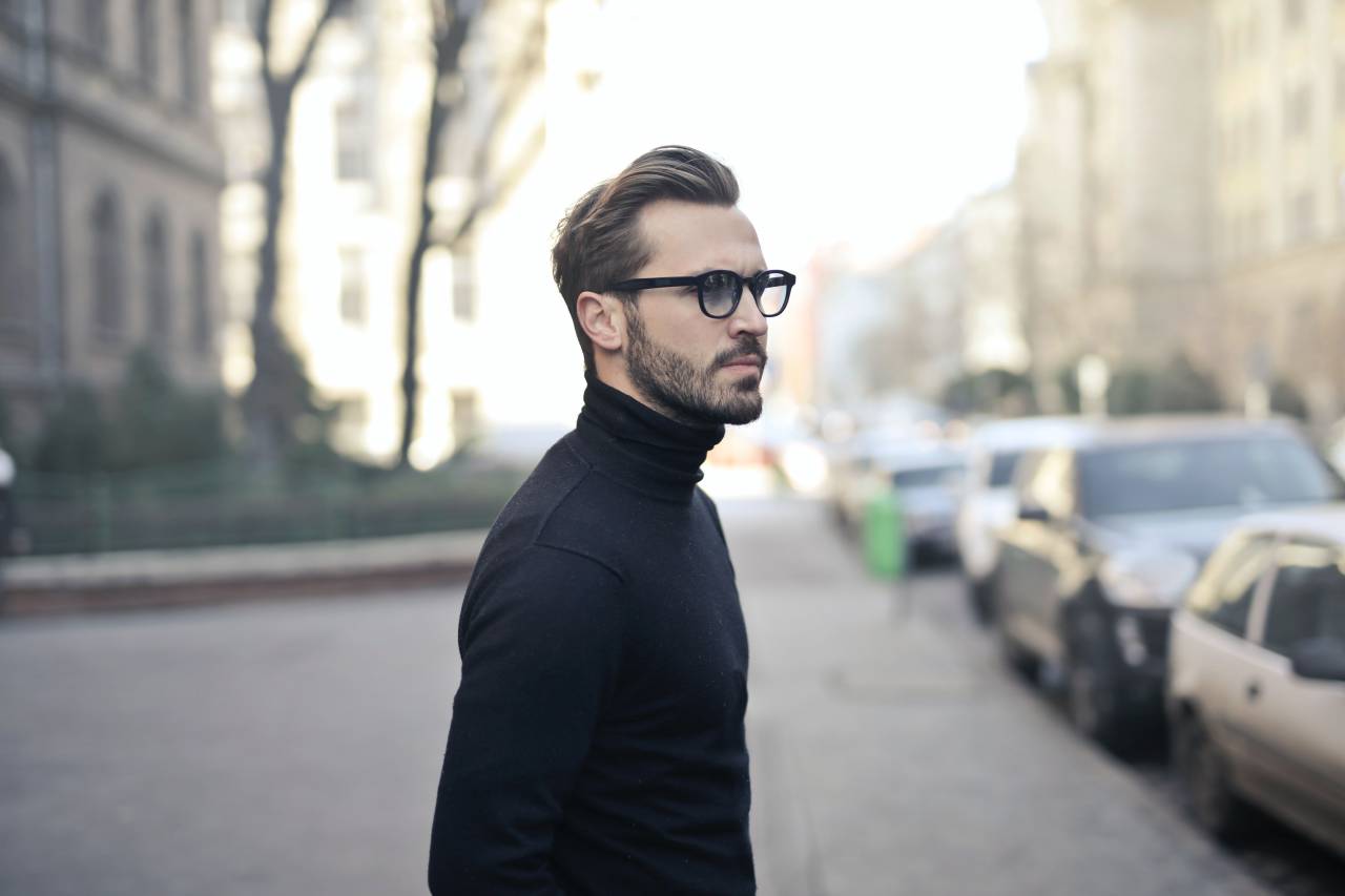 Elegante, Hombre, Gafas, Al aire libre, Urbano, Moda, Con estilo, Sofisticado, Seguro, De moda, Moderno, Casual, Estilo de vida, Guapo, A la moda, Elegante, Retrato, Ciudad, Paisaje urbano, Calle, Plantea,