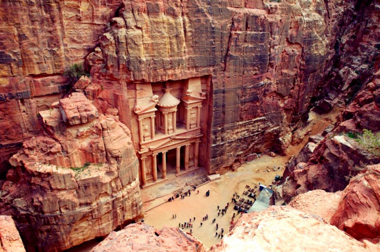 Petra, Jordán, turismo, viajar, templo, piedra, rock, antiguo, UNESCO, historia, arquitectura, patrimonio, ciudad, punto de referencia, tesoro, histórico, cultura, este, medio, antiguo, arenisca, fachada, árabe, cañón, arqueología, montaña, tumba, mundo, edificio, beduino, rojo, religión, monasterio, Asia, restos, ruina, tallado, sitio, gira, jordano, desierto, turista, khazneh, ver, histórico, monumento, ala, acantilado, aventura,