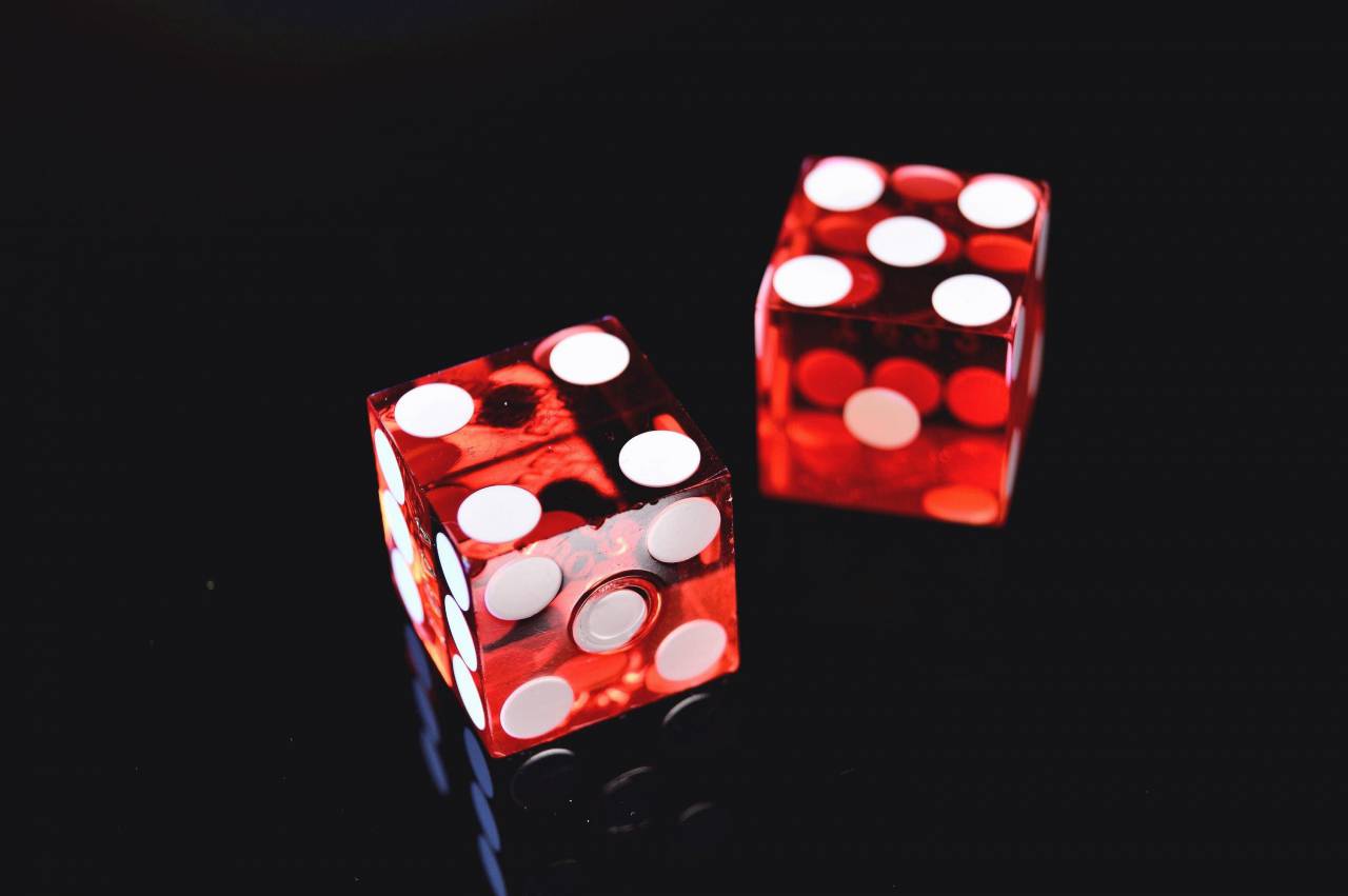 🥇 Image of Red dice forming the number 9 - 【FREE PHOTO】 100037906