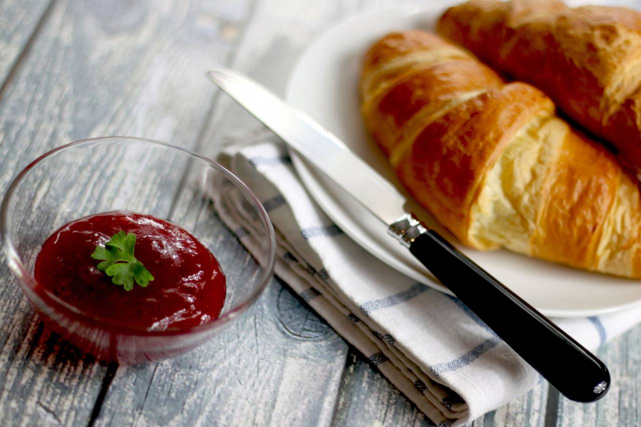 croissants, pastries, pastry, jam, breakfast, food, knife, bowl, table
, 