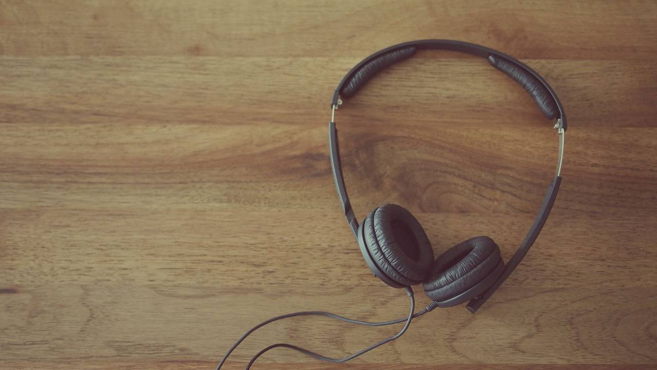 auriculares, audio, tecnología, madera, escritorio,