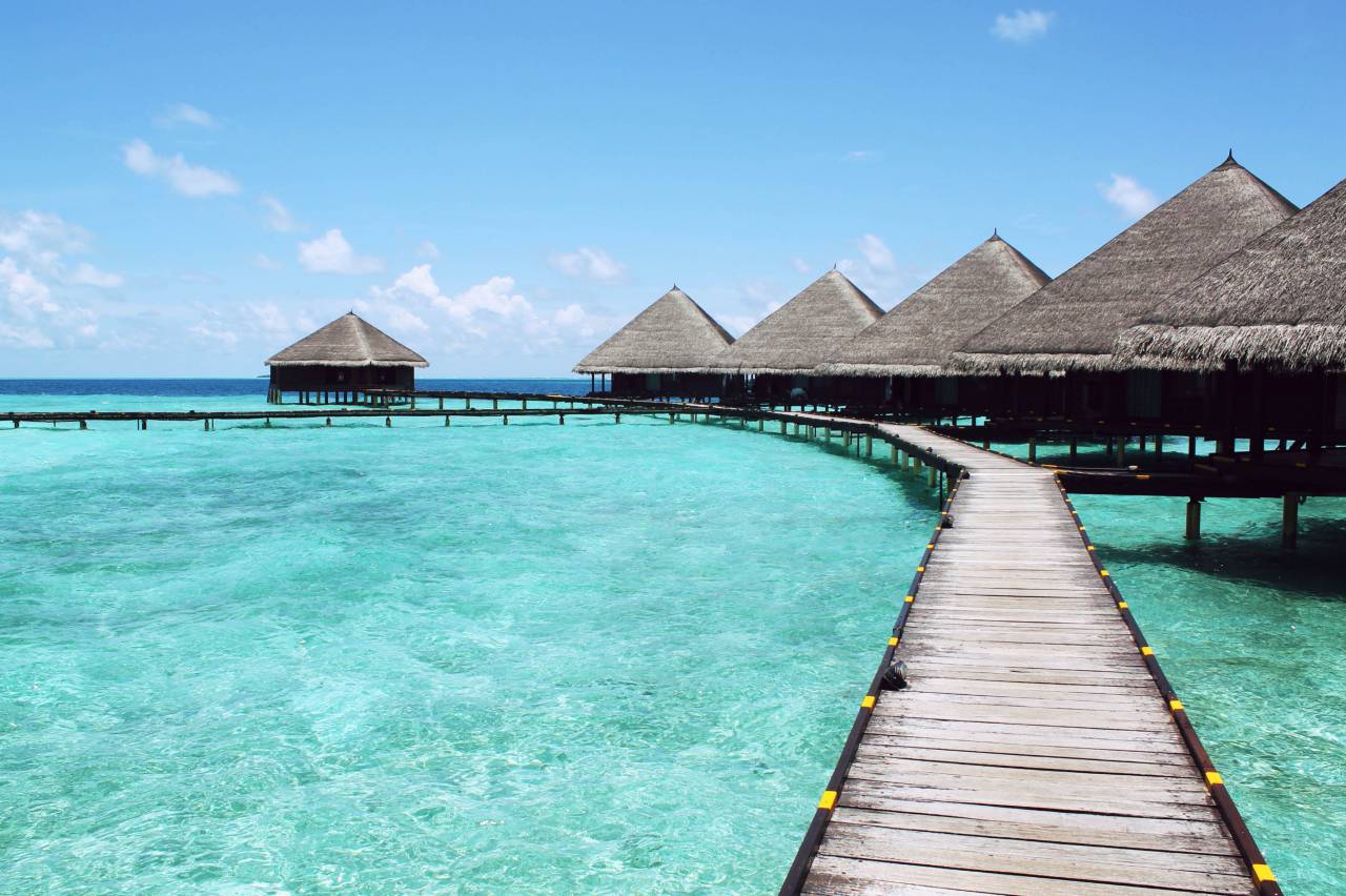 tiki huts, tropical, paradise, vacation, wood, docks, water, sea, ocean, sky
, 