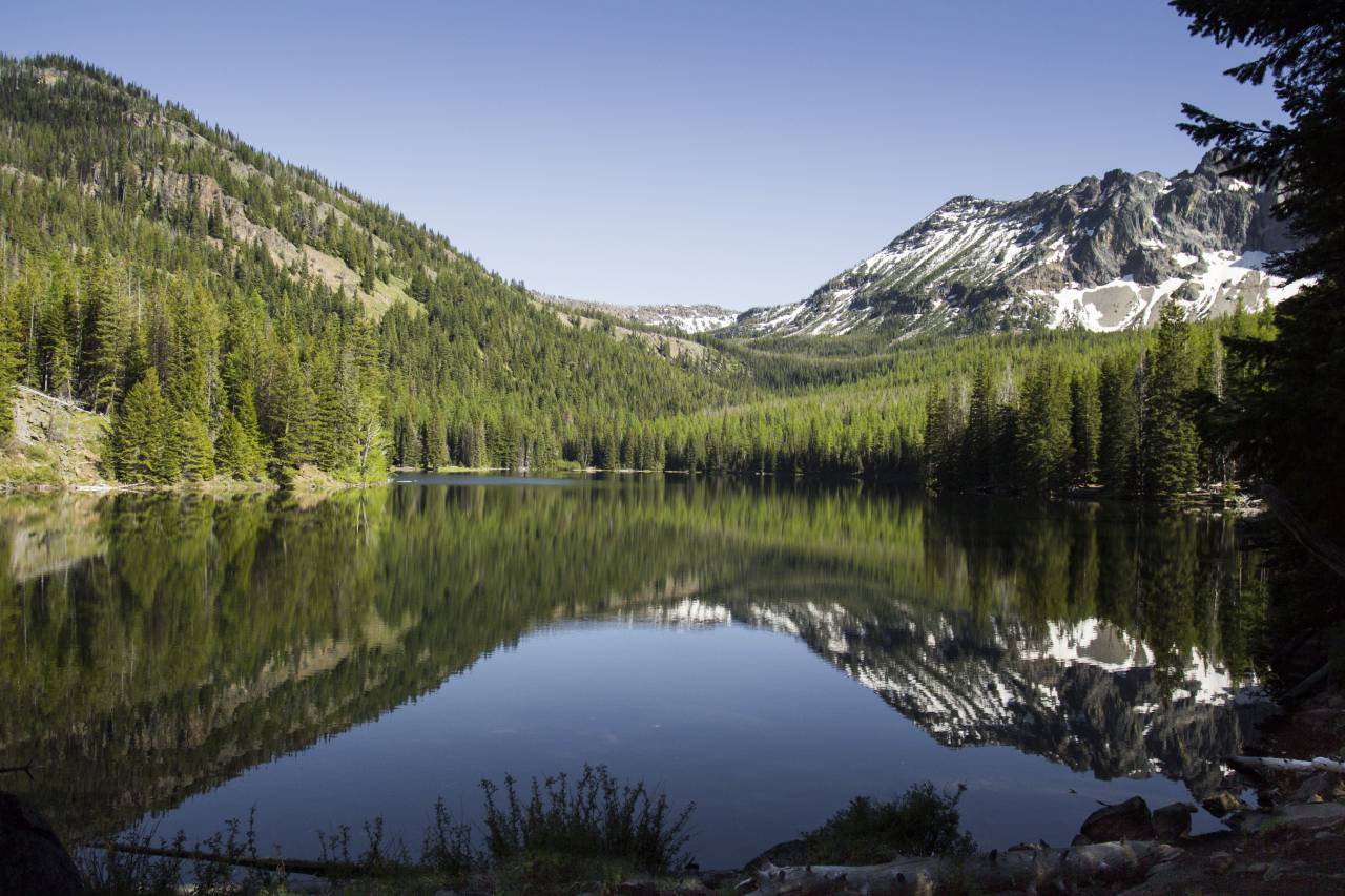 water, mountains, nature, outdoors, sky, river, mountain, trees, coast, reflection, clouds, land, landscape, forest, green, lake
, 