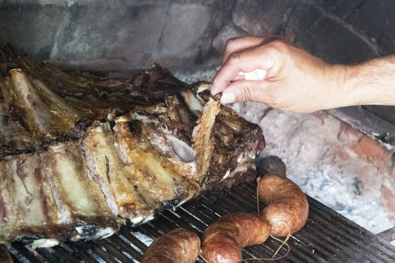 asado, argentina, barbecue, grill, meat, fire, smoke, tradition, beef, outdoor, cooking, cuisine, charcoal, steak, flame, culture, food, rustic, feast, latin, 