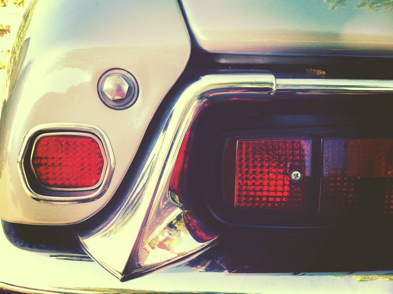 car, vehicle, transportation, travel, adventure, break, stop, red, light
, 