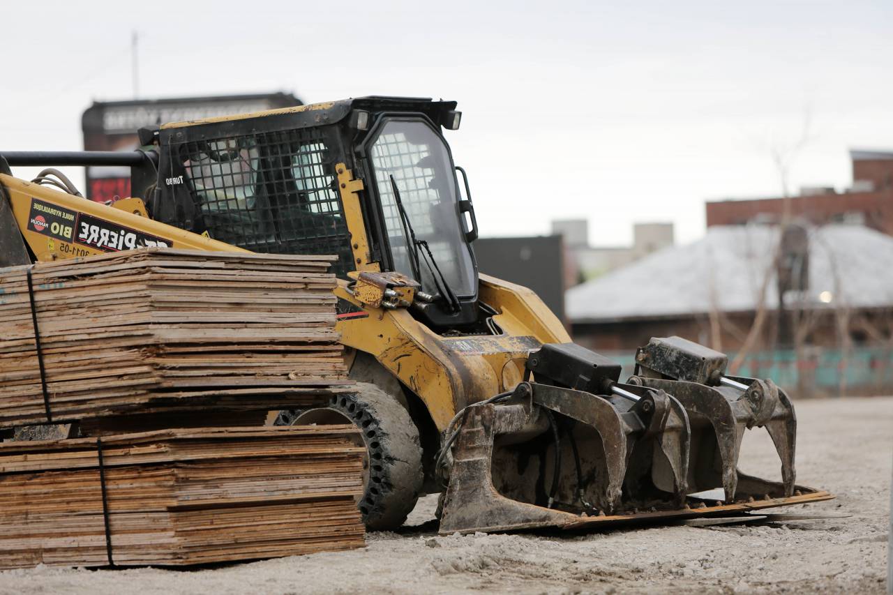 Construcción, camión, retroexcavadora, equipo, suciedad, jaula, madera, materiales,