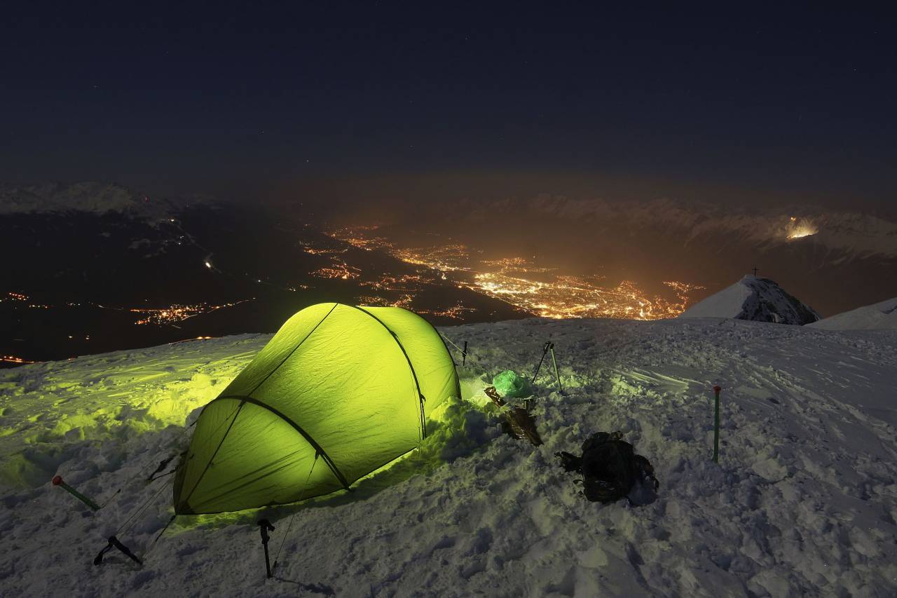 montaña, tierras altas, nube, cielo, cumbre, cresta, paisaje, naturaleza, valle, colina, nieve, invierno, ver, viajar, noche, tienda, camping, luz, aventura,