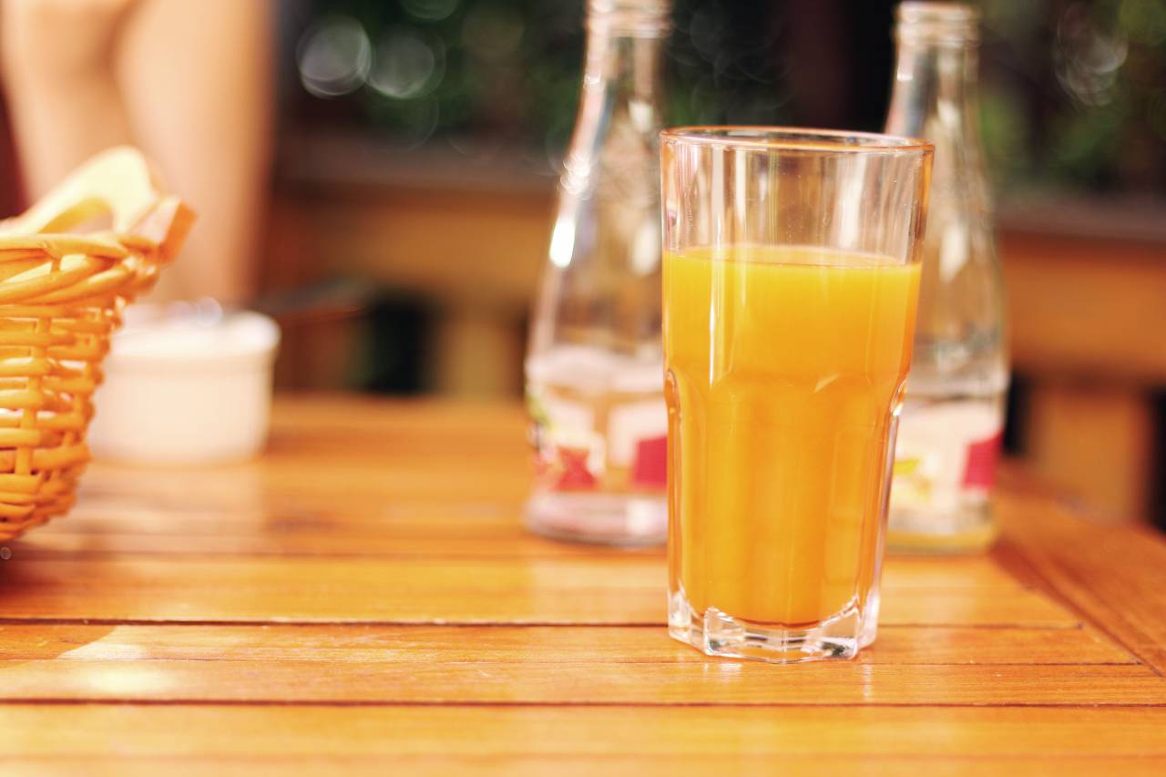 orange juice, drink, beverage, breakfast, morning, table, glass
, 
