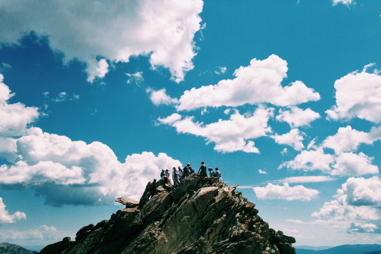 cielo, azul, nubes, montaña, acantilado, gente,