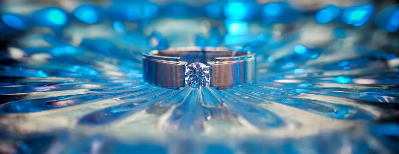 Todavía, artículos, cosas, joyas, compromiso, diamante, plata, bokeh, degradado, azul