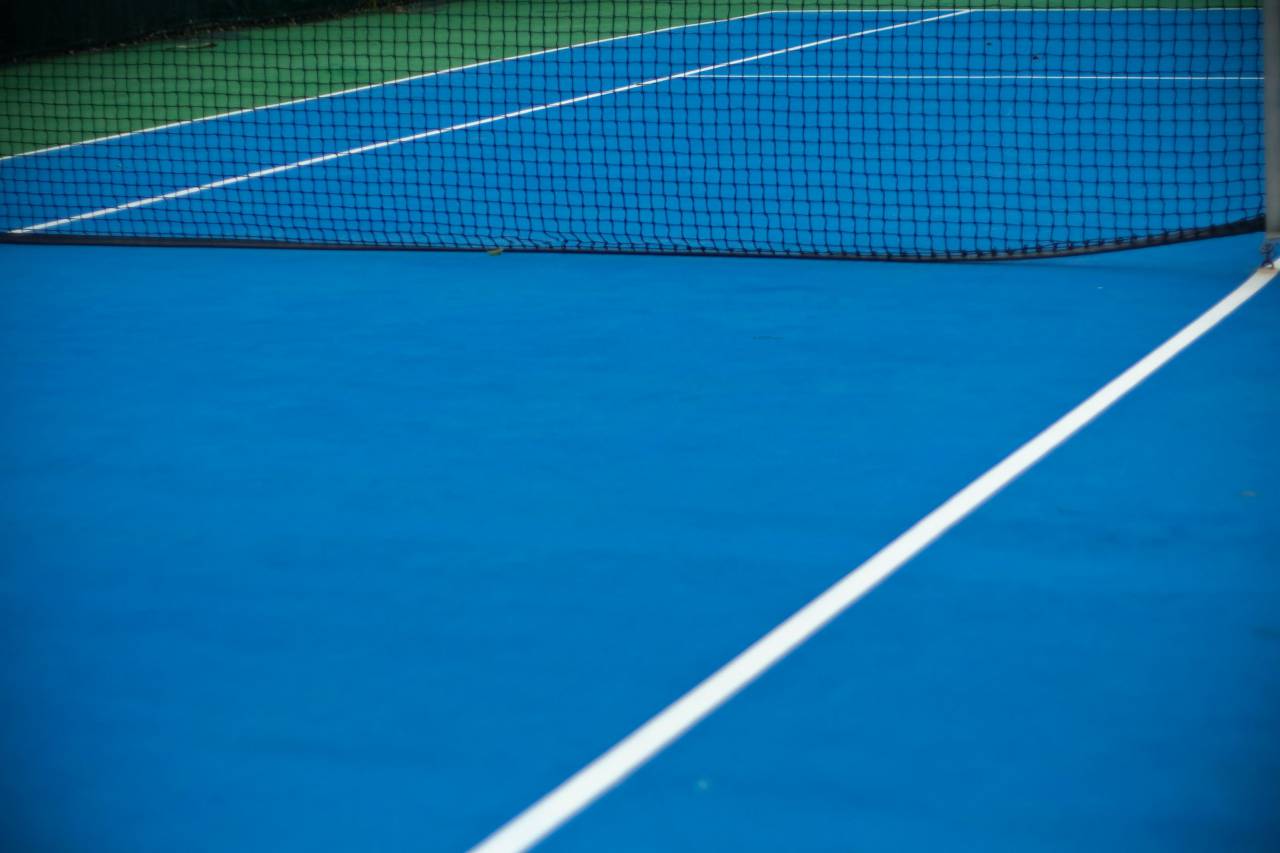 Pista de pádel,tenis,deporte,azul,competencia,deporte competitivo,net,equipamiento deportivo,pelota de tenis,al aire libre,bola,red de tenis,actividad,