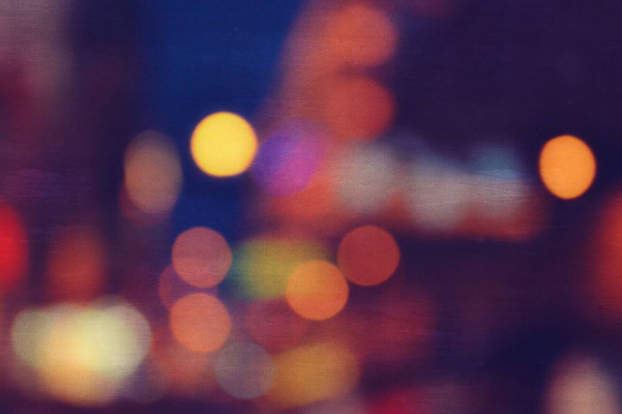 fondo;luces,desenfocado,resumen,fondos,noche,brillante,iluminado,resplandeciente,multicolor,patrón,brillante,círculo,equipo de iluminación,oscuro,movimiento borroso,amarillo,efectos fotográficos,manchado,celebración,telón de fondo,decoración,vida nocturna, luz,fenómeno natural,brillo,primer plano,color vibrante,