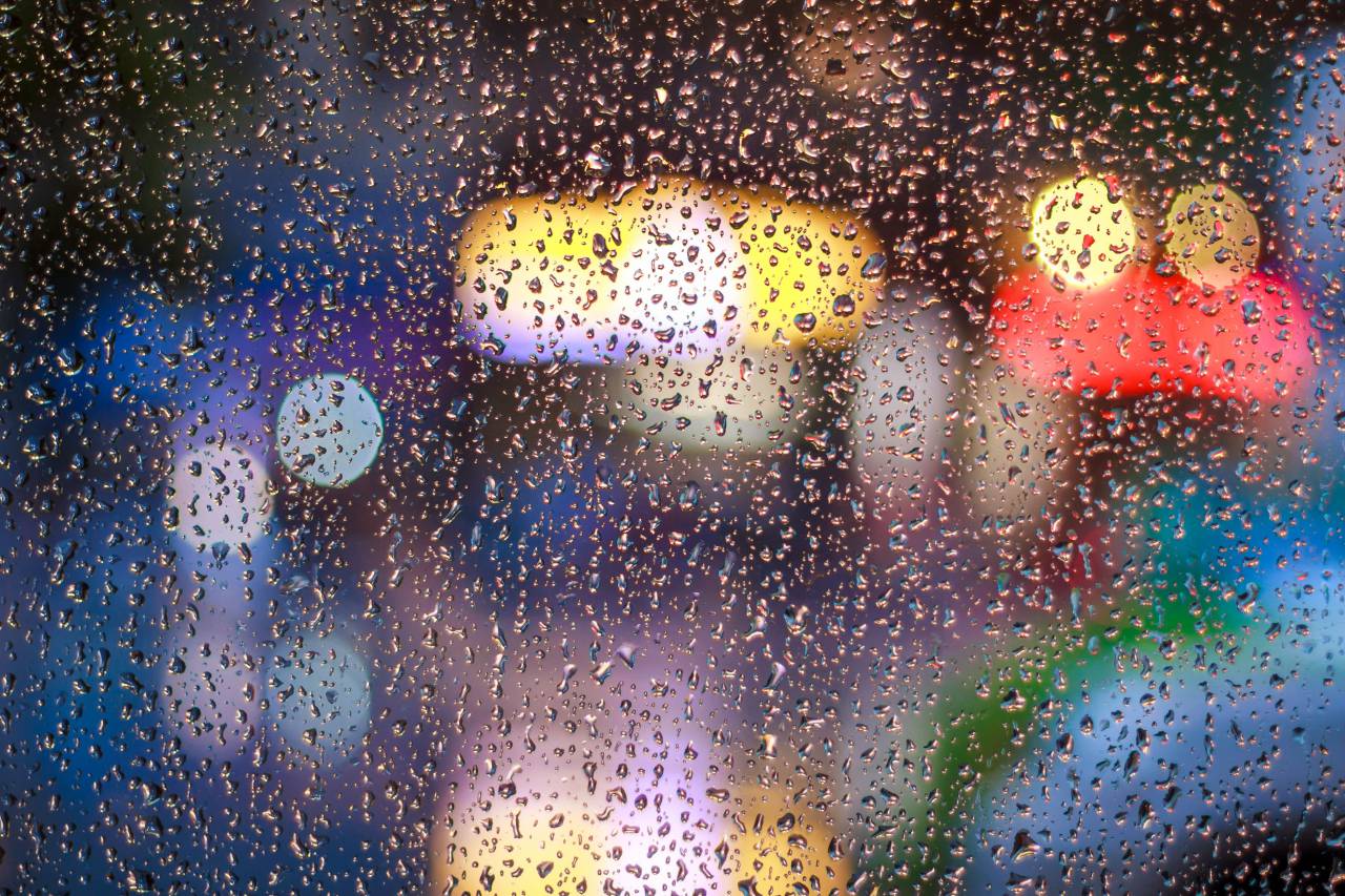 🥇 Image of backgrounds raindrop background;lights rain abstract night ...