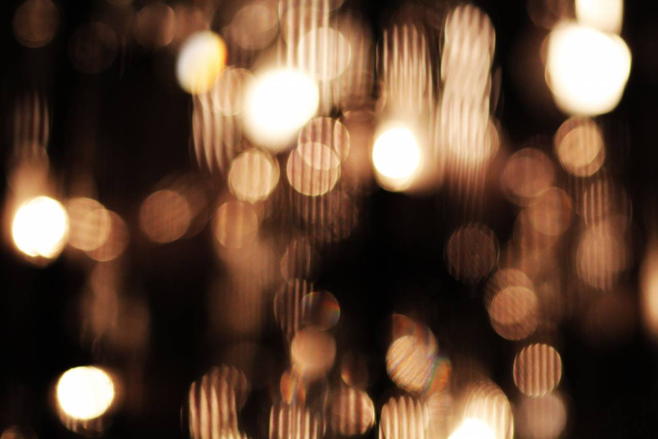 fondo;luces,desenfocado,fondos,resumen,noche,brillante,brillante,iluminado,celebración,equipo de iluminación,decoración,círculo,brillante,patrón,luces navideñas,multicolor,telón de fondo,amarillo,purpurina,oscuro,primer plano,vida nocturna ,movimiento borroso,luz,fenómeno natural,
