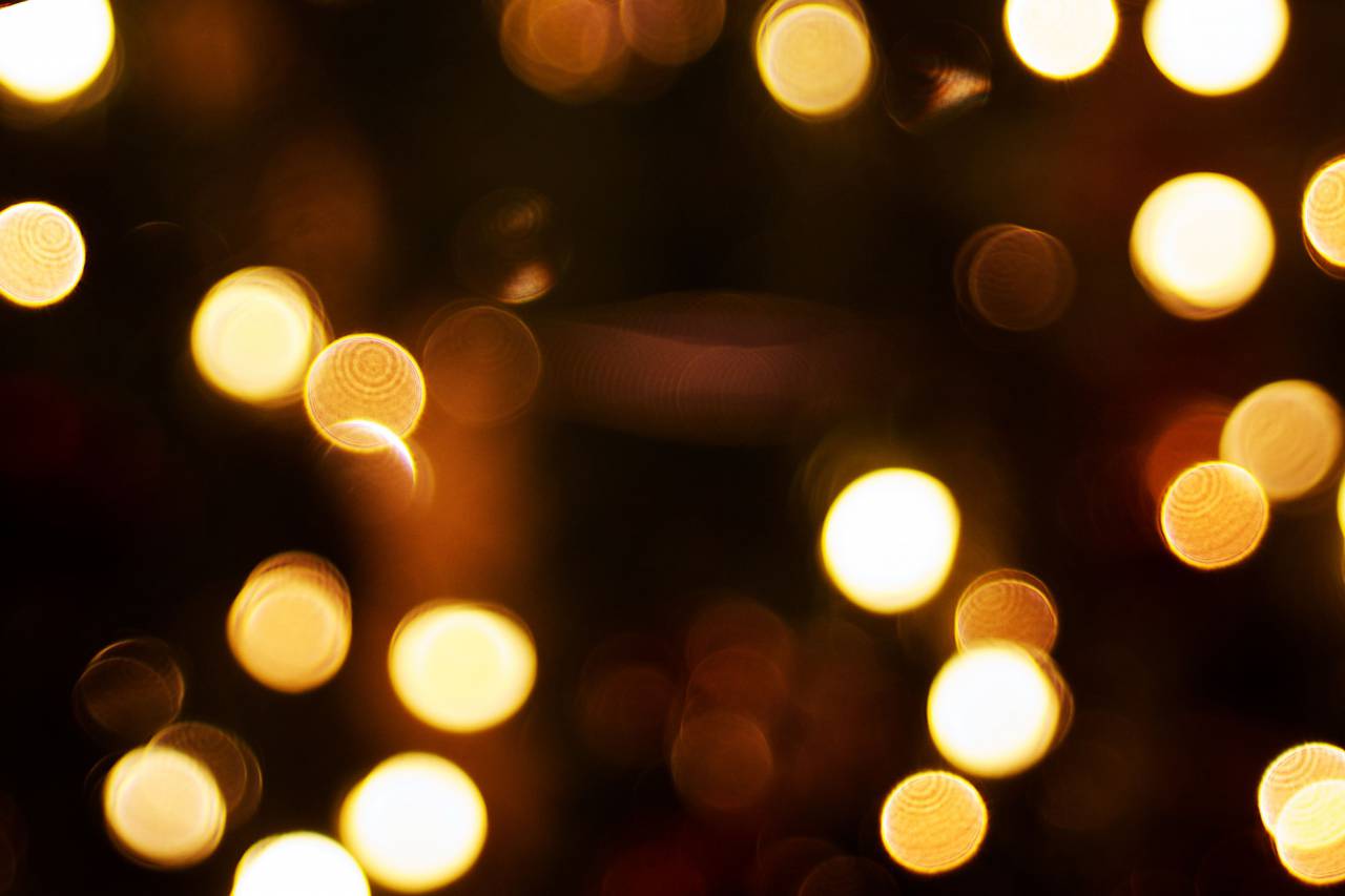 background;lights;bokeh;bottles;christmas tree;drinks;new years eve,defocused,backgrounds,abstract,shiny,glowing,illuminated,night,bright,pattern,decoration,celebration,yellow,lighting equipment,circle,christmas lights,glitter,backdrop,multi colored,vibrant color,dark,gold colored,close-up,light,natural phenomenon,photographic effects, 