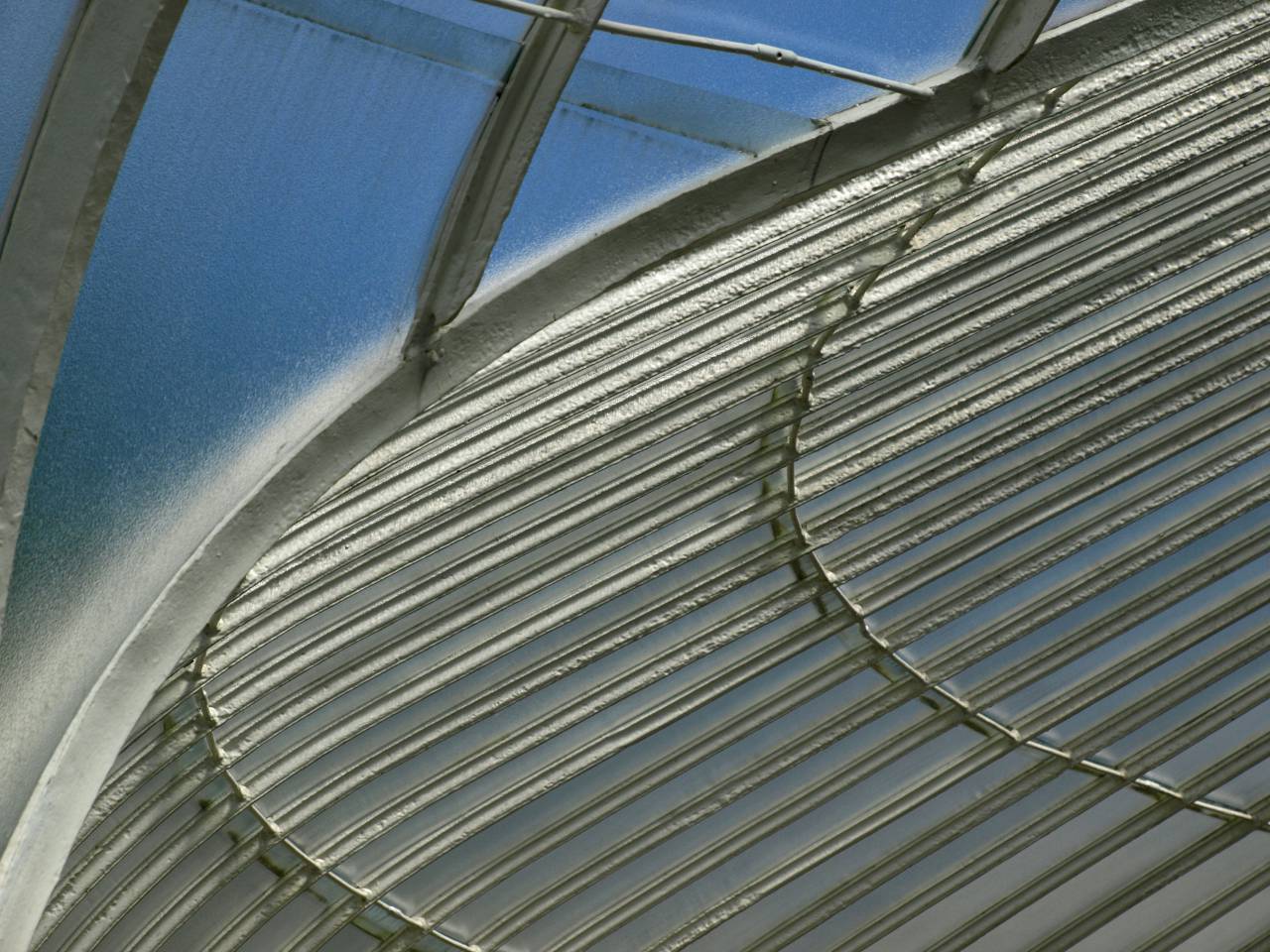 Resumen, fondo, edificio, futurista, curva, moderno, perspectiva, arquitectura, metal, techo, acero, cielo, techo,