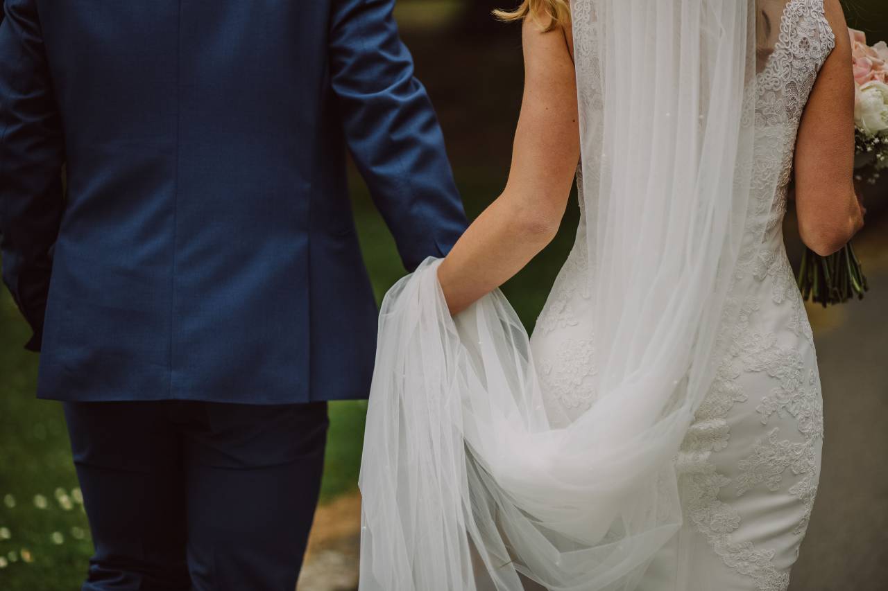 La novia, el novio, casado, boda, día de la boda, hombre, mujer, romántico, amor, feliz,