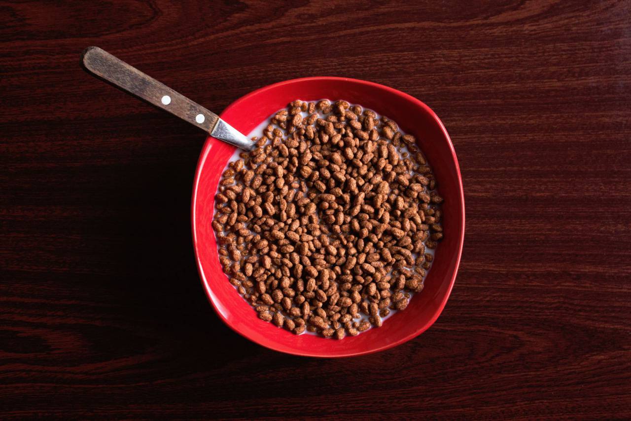 food, breakfast, cereal, milk, spoon, red, bowl
, 