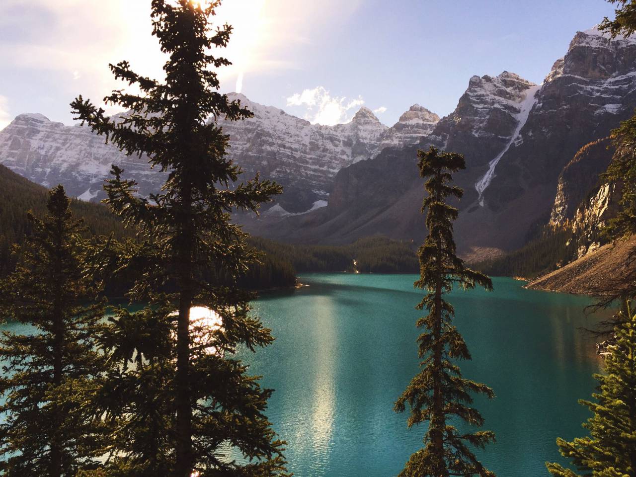 Lago, azul, agua, verde, árboles, plantas, montañas, tierras altas, naturaleza, paisaje, nubes, soleado, día, viajes, al aire libre,