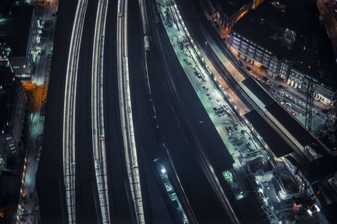 Paisaje, urbano, ciudad, tráfico, autopista, oscuro, noche, antena, arquitectura, edificio, establecimiento, infraestructura,