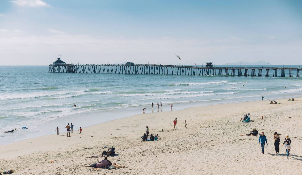 sea, ocean, water, waves, nature, blue, sky, clouds, white, sand, coast, shore, beach, people, crowd, family, friends, swimming, adventure, summer, vacation, pier, travel, outdoor
, 