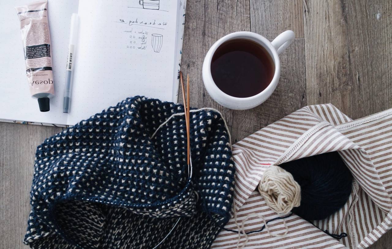 yarn, thread, knitting, clothing, pen, paper, coffee, tea, wooden, table
, 