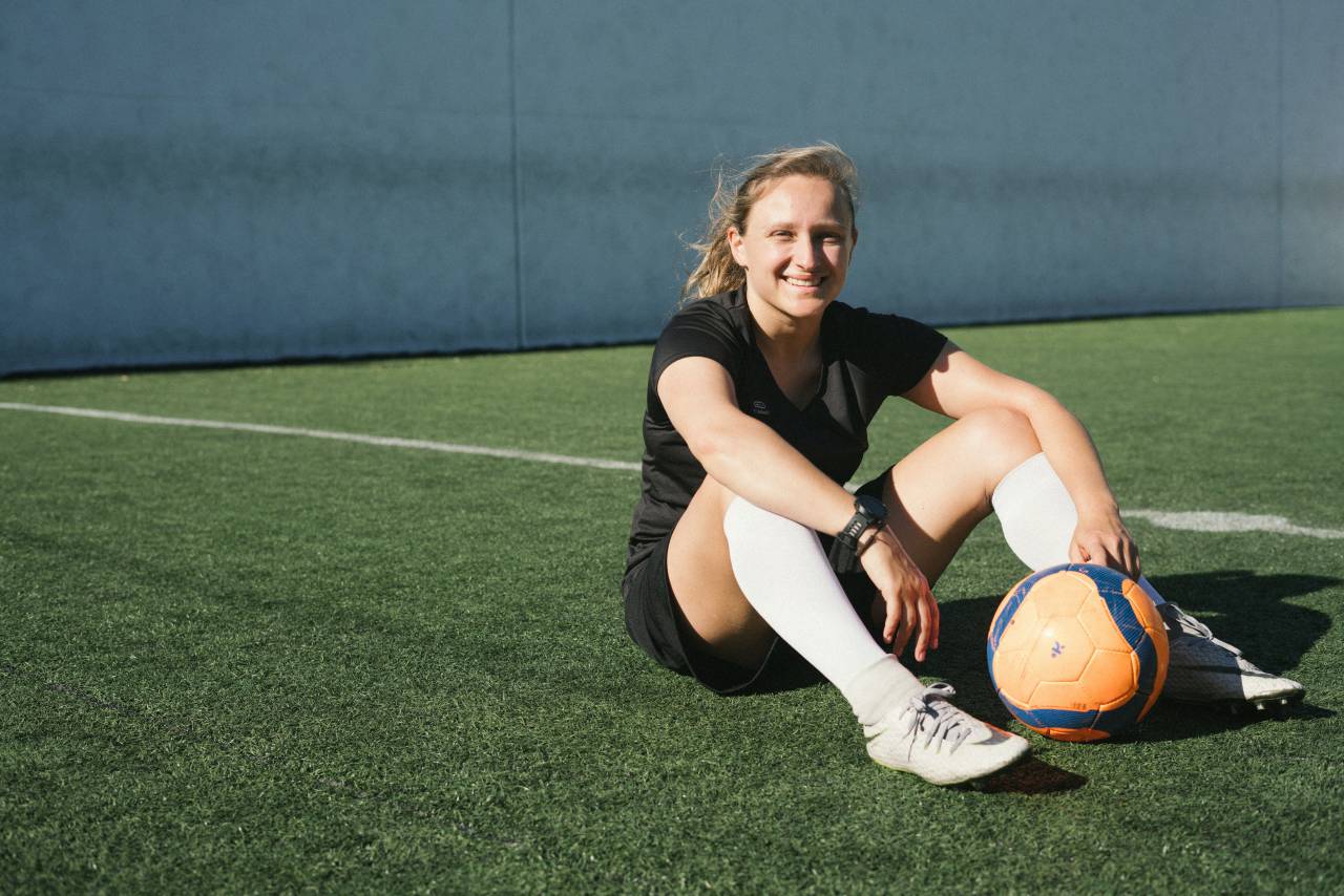 football, sport, player, ball, soccer, female, competition, stadium, team, woman, kicking, young, athlete, game, jersey, goal, adult, grass, caucasian, isolated, professional, action, play, field, active, championship, background, competitive, women, beautiful, girls, bouncing, soccer game, girl, person, people, playing, soccer player, white, foot, illustration, match, sports, player in motion, one, female soccer, control, 