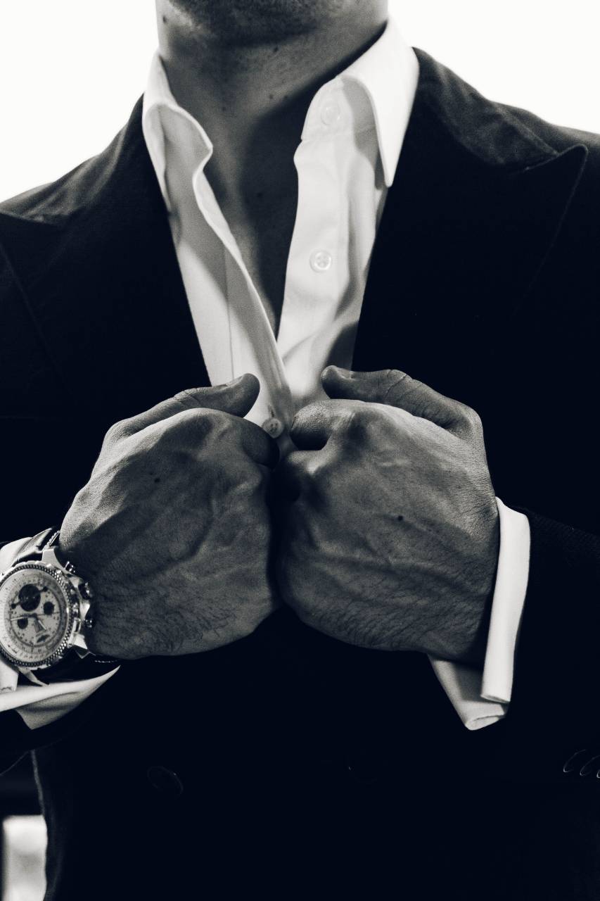 traje, hombres, hombre de negocios, traje, hombres, mano humana, persona de negocios, etnia caucásica, adulto, una persona, primer plano, blanco y negro, éxito, elegancia, boda, novio,