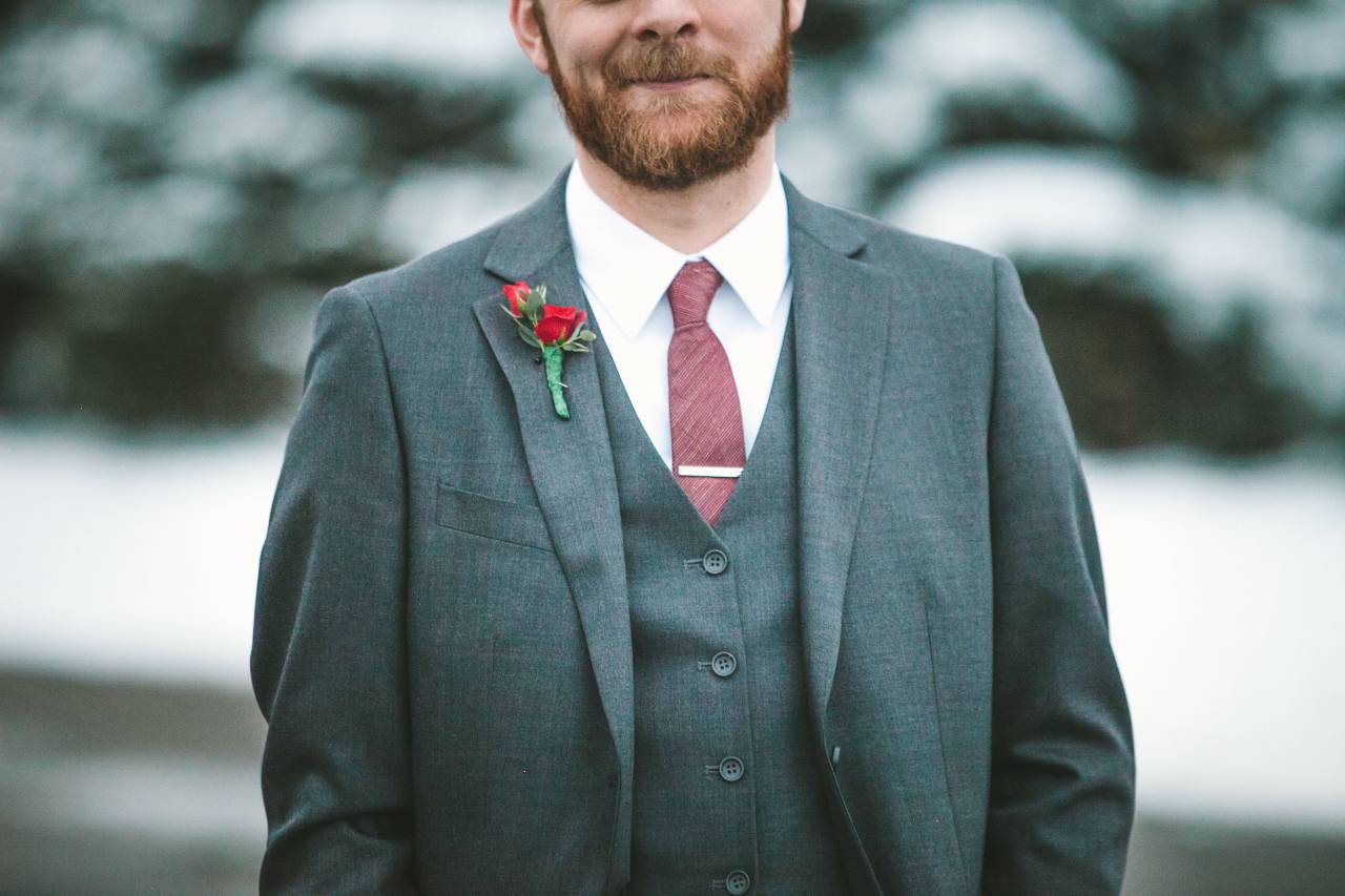 traje, hombres, traje, una persona, hombre de negocios, adulto, etnia caucásica, hombres, persona de negocios, al aire libre, retrato, barba, éxito, adulto joven, estilos de vida, naturaleza, elegancia, confianza, de pie, negocios, boda, ropa formal, uno, hombre,