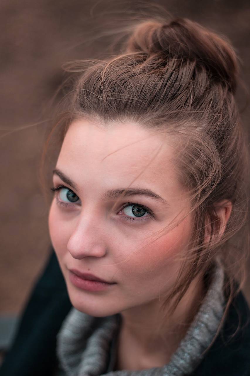 woman, young, face, beauty, female, beautiful, portrait, girl, model, person, green, caucasian, background, attractive, white, human, hair, fashion, eye, makeup, people, look, up, lady, eyes, skin, closeup, studio, adult, pretty, nature, natural, vision, concept, style, european, eyelashes, happy, cosmetics, smile, color, looking, close, spring, cute, one, bright, green eyes, care, 