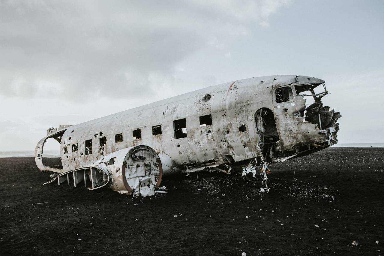 airplane, airline, parts. clouds, sky, window, things, items, steel, old, wreck, broken, damage
, 