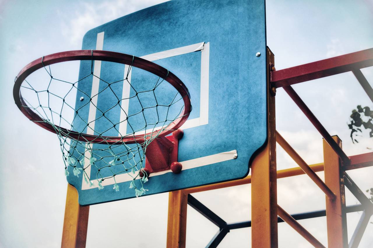 basketball, ring, sport, sports, ball, sky, plant, city, play, game, basket, hobby, strategy, planning
, 