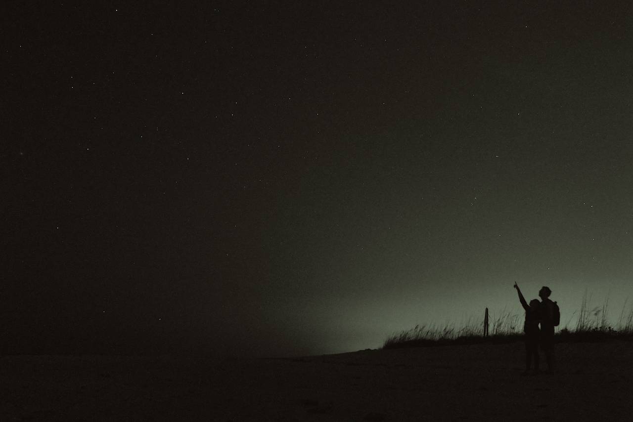 black and white, dark, night, sky, stars, stargazing, people, couple, guy, girl
, 