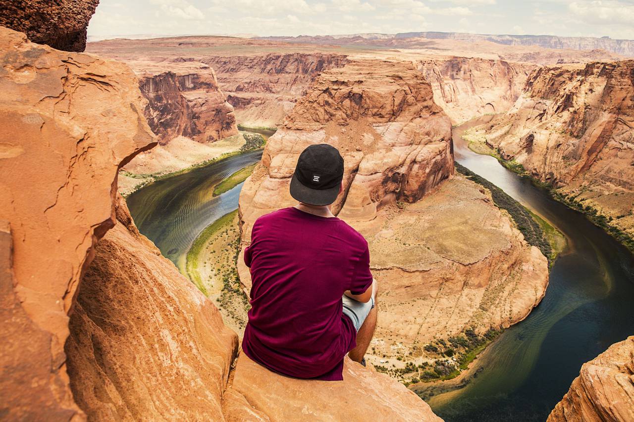 Chico, hombre, desierto, cañón, paisaje, naturaleza, gente, viajes, aventura, sol, sombrero, pasión por los viajes,