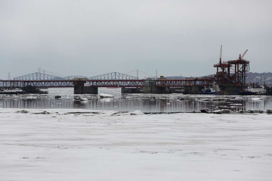 Industrial, puente, río, agua, hielo, congelado, congelación, barcos, puerto, grúas,