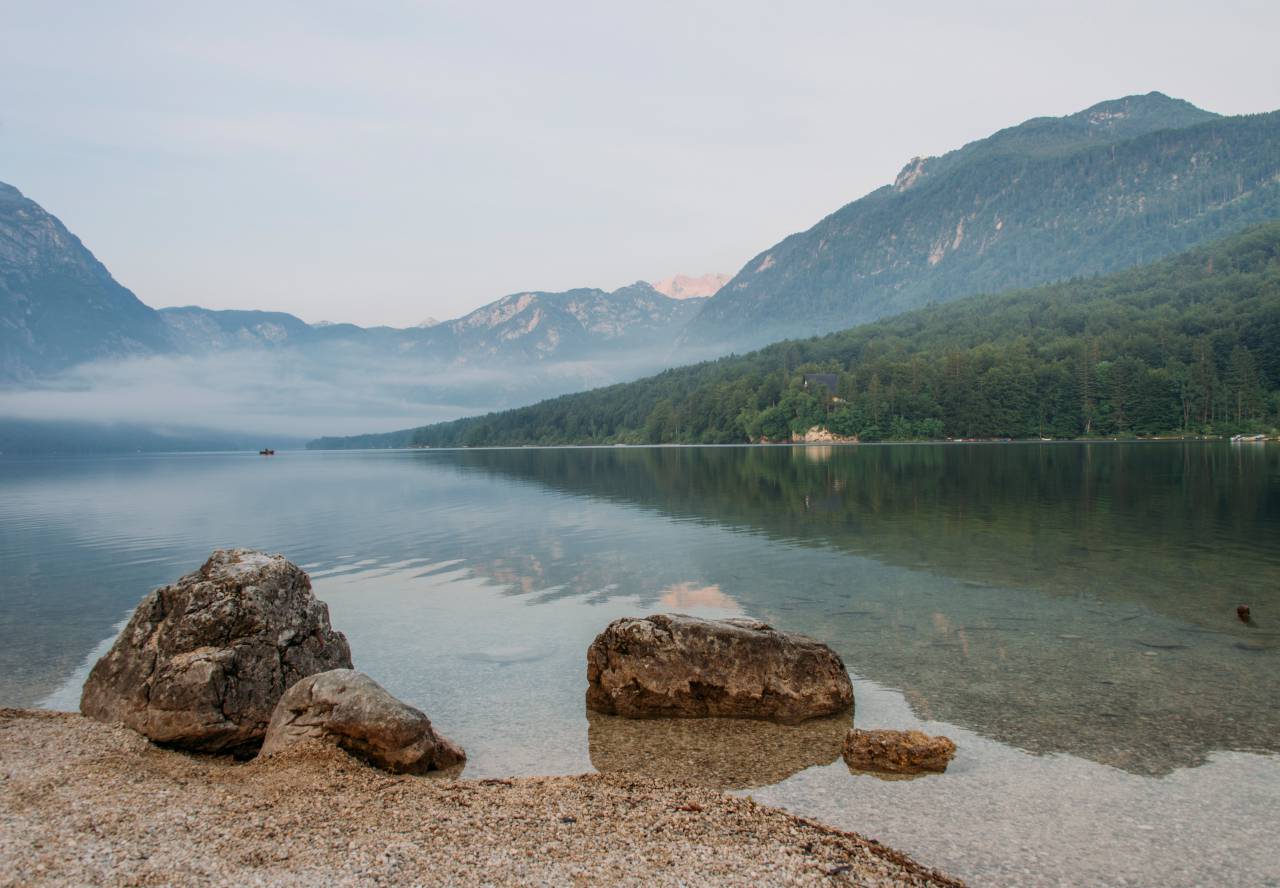 lake, water, reflection, rocks, boulders, trees, forest, mountains, hills, landscape, nature, fog
, 