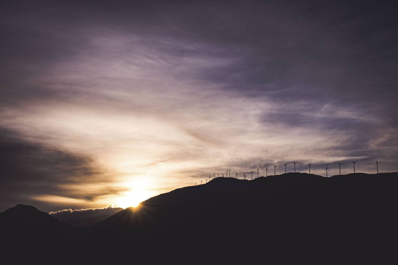 naturaleza, paisaje, montaña, molino de viento, turbina, sombra, silueta, nubes, cielo, puesta de sol,